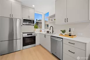 3850 Carr Pl N, Seattle, WA 98103 - Photo 9