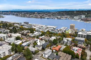 556 Highland Dr, Seattle, WA 98109 - Photo 29