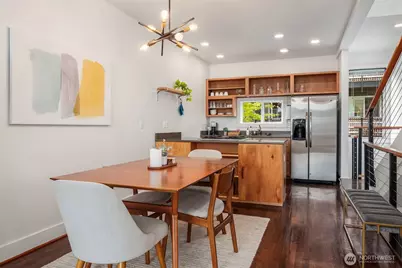 556 Highland Drive, Seattle, WA 98109 - Photo 3