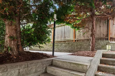556 Highland Drive, Seattle, WA 98109 - Photo 25