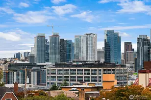 556 Highland Dr, Seattle, WA 98109 - Photo 19