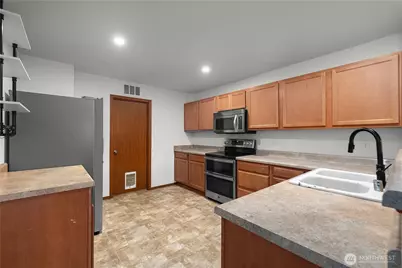 2011 Pleasure Drive SE, Tumwater, WA 98501 - Photo 15