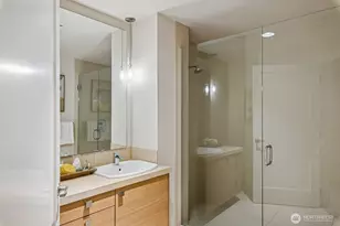 10000 Main St, Bellevue, WA 98004 - Photo 15