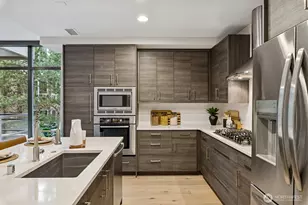 10000 Main St, Bellevue, WA 98004 - Photo 13