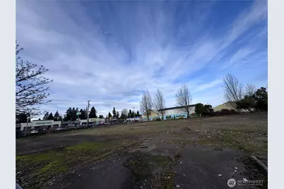 9825 Pacific Avenue S, Tacoma, WA 98444 - Photo 3