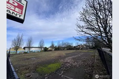 9825 Pacific Avenue S, Tacoma, WA 98444 - Photo 1