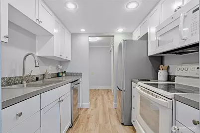 10401 NE 32nd Place #A101, Bellevue, WA 98004 - Photo 13