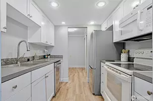 10401 NE 32nd Pl, Bellevue, WA 98004 - Photo 13