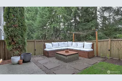 629 Field Place NE, Renton, WA 98059 - Photo 35