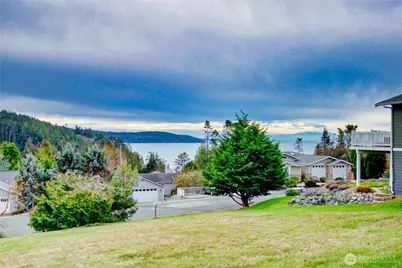 4512 Queen Ann Way, Anacortes, WA 98221 - Photo 11