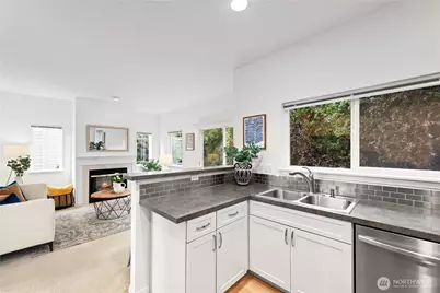 562 S 51st Court, Renton, WA 98055 - Photo 11