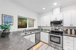 562 S 51st Ct, Renton, WA 98055 - Photo 9