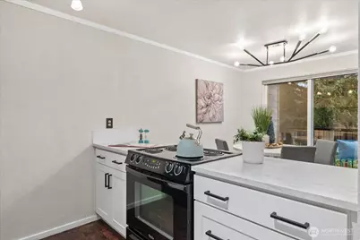 19855 25th Avenue NE #207, Shoreline, WA 98155 - Photo 11