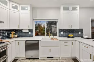 832 Harvest Rd, Bothell, WA 98012 - Photo 5