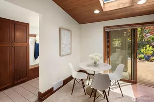 10250 SE 21st St, Bellevue, WA 98004 - Photo 15