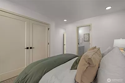 3607 Linden Avenue N, Seattle, WA 98103 - Photo 15