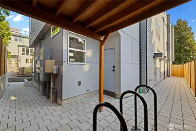 3607 Linden Avenue N, Seattle, WA 98103 - Photo 25