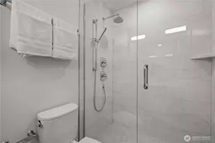 3607 Linden Ave N, Seattle, WA 98103 - Photo 17