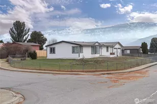652 S Larch Ave, East Wenatchee, WA 98802 - Photo 1