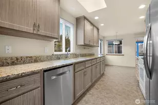 4214 NE 2nd St, Renton, WA 98059 - Photo 11