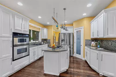 842 208th Ave NE, Sammamish, WA 98074 - Photo 9