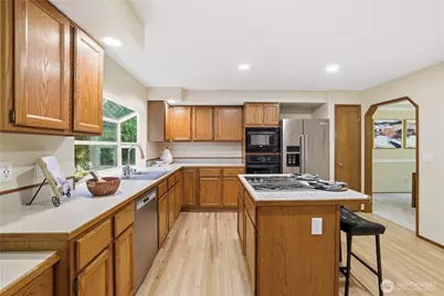 23038 NE 19th Drive, Sammamish, WA 98074 - Photo 9