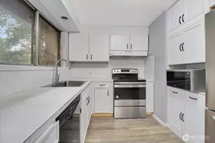 7313 228th St SW, Mountlake Terrace, WA 98043 - Photo 9