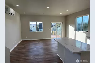 3701 W E Street, Bremerton, WA 98312 - Photo 3