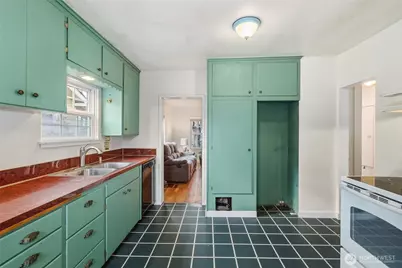 1005 S Alder Street, Tacoma, WA 98405 - Photo 9