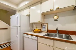 600 S State St, Bellingham, WA 98225 - Photo 11