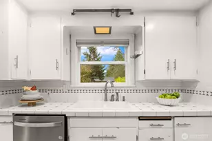 14021 27th Ave NE, Seattle, WA 98125 - Photo 13