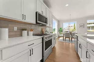 8121 73rd Pl NE, Marysville, WA 98270 - Photo 9