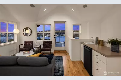 1416 6th Avenue N, Seattle, WA 98109 - Photo 13