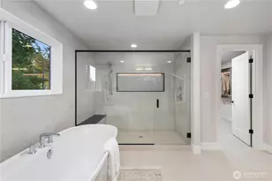 12206 NE 61st St, Kirkland, WA 98033 - Photo 29