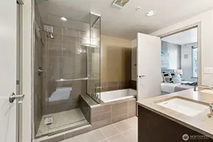 10650 NE 9th Pl, Bellevue, WA 98004 - Photo 17