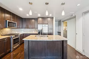 10650 NE 9th Pl, Bellevue, WA 98004 - Photo 11