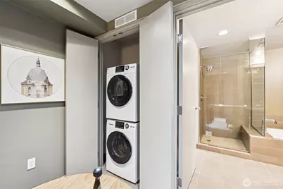 10650 NE 9th Place #1423, Bellevue, WA 98004 - Photo 15