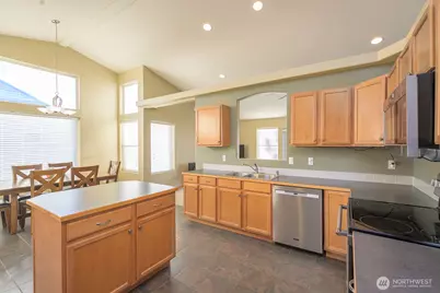 225 E Inglewood Drive, Moses Lake, WA 98837 - Photo 5