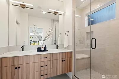 748 N 96th Street, Seattle, WA 98103 - Photo 11