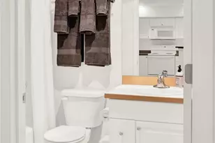 3318 30th Ave SW, Seattle, WA 98126 - Photo 9