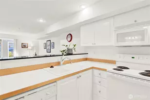 3318 30th Ave SW, Seattle, WA 98126 - Photo 3