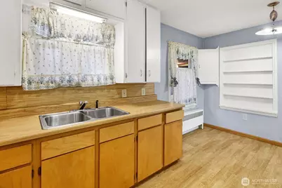 2827 Elm Street, Bellingham, WA 98225 - Photo 17