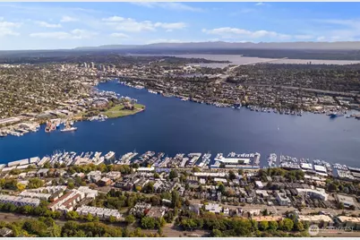 559 McGraw Street #402, Seattle, WA 98109 - Photo 35