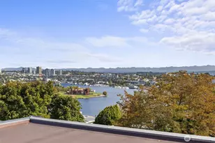 559 McGraw St, Seattle, WA 98109 - Photo 31