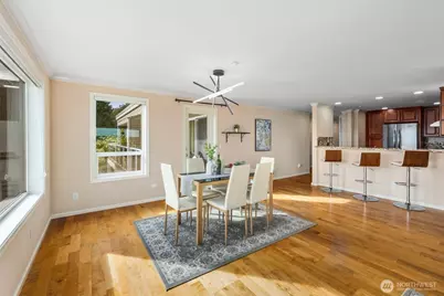 559 McGraw Street #402, Seattle, WA 98109 - Photo 13