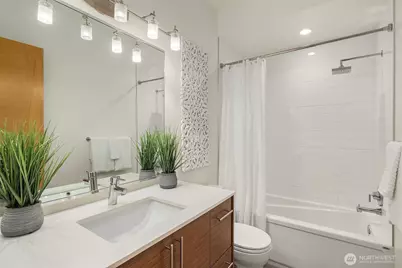 1002 5th Avenue N, Seattle, WA 98109 - Photo 7