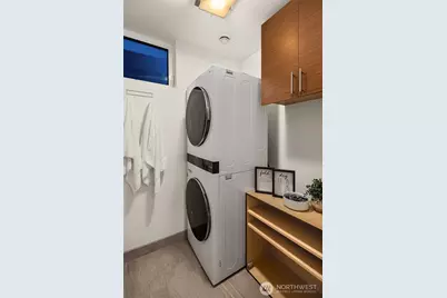 1002 5th Avenue N, Seattle, WA 98109 - Photo 31