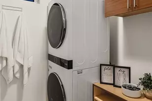 1002 5th Ave N, Seattle, WA 98109 - Photo 31