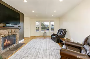 4003 NE 6th Ct, Renton, WA 98056 - Photo 3