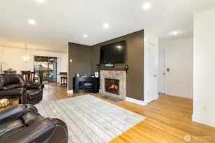 4003 NE 6th Ct, Renton, WA 98056 - Photo 5